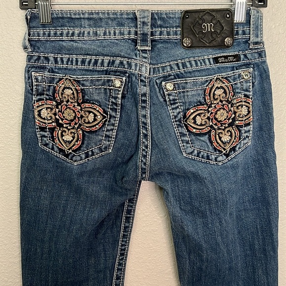 Miss Me Embroidered Medium Wash Skinny Jean Size 26 - Picture 8 of 8